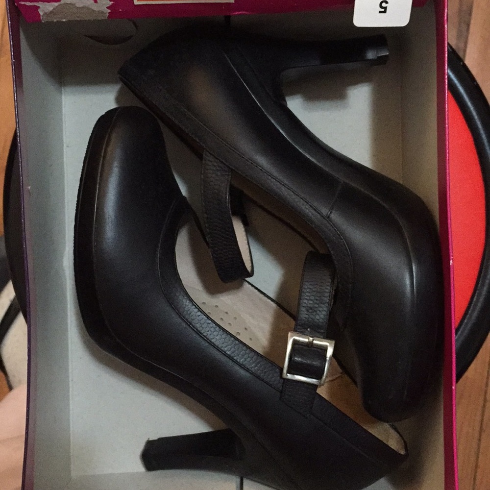 Black heels 5”